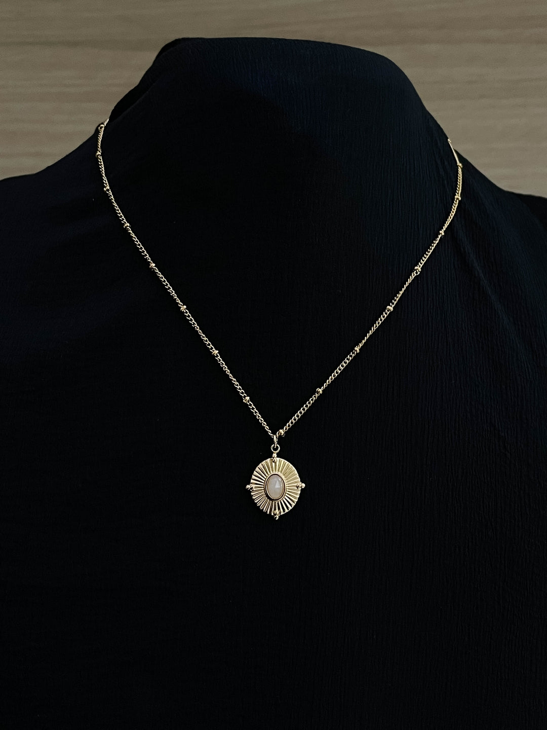 Ishhaara Gleaming Sunbeam Necklace