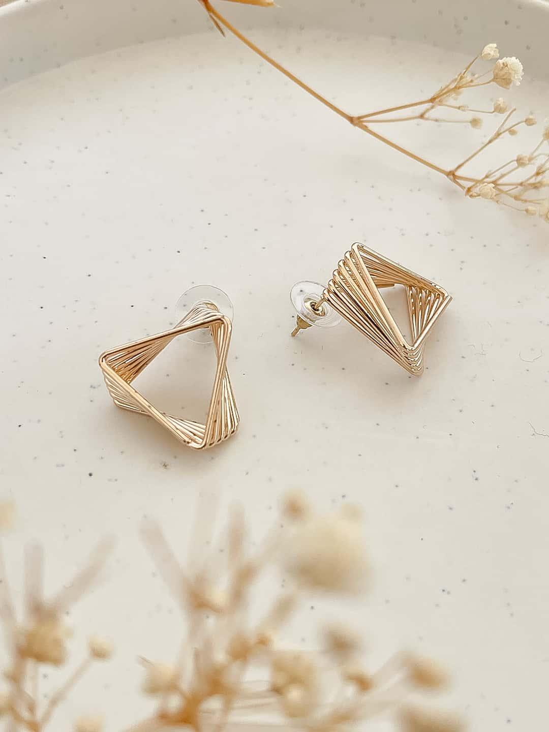 Ishhaara Gold Dawn Earrings