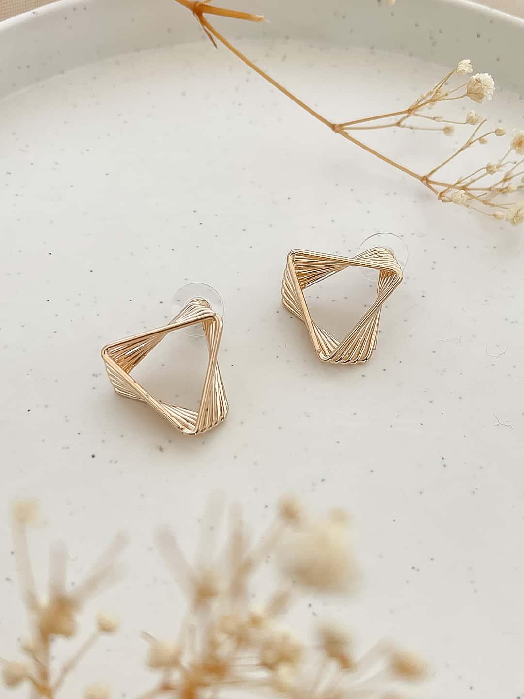 Ishhaara Gold Dawn Earrings