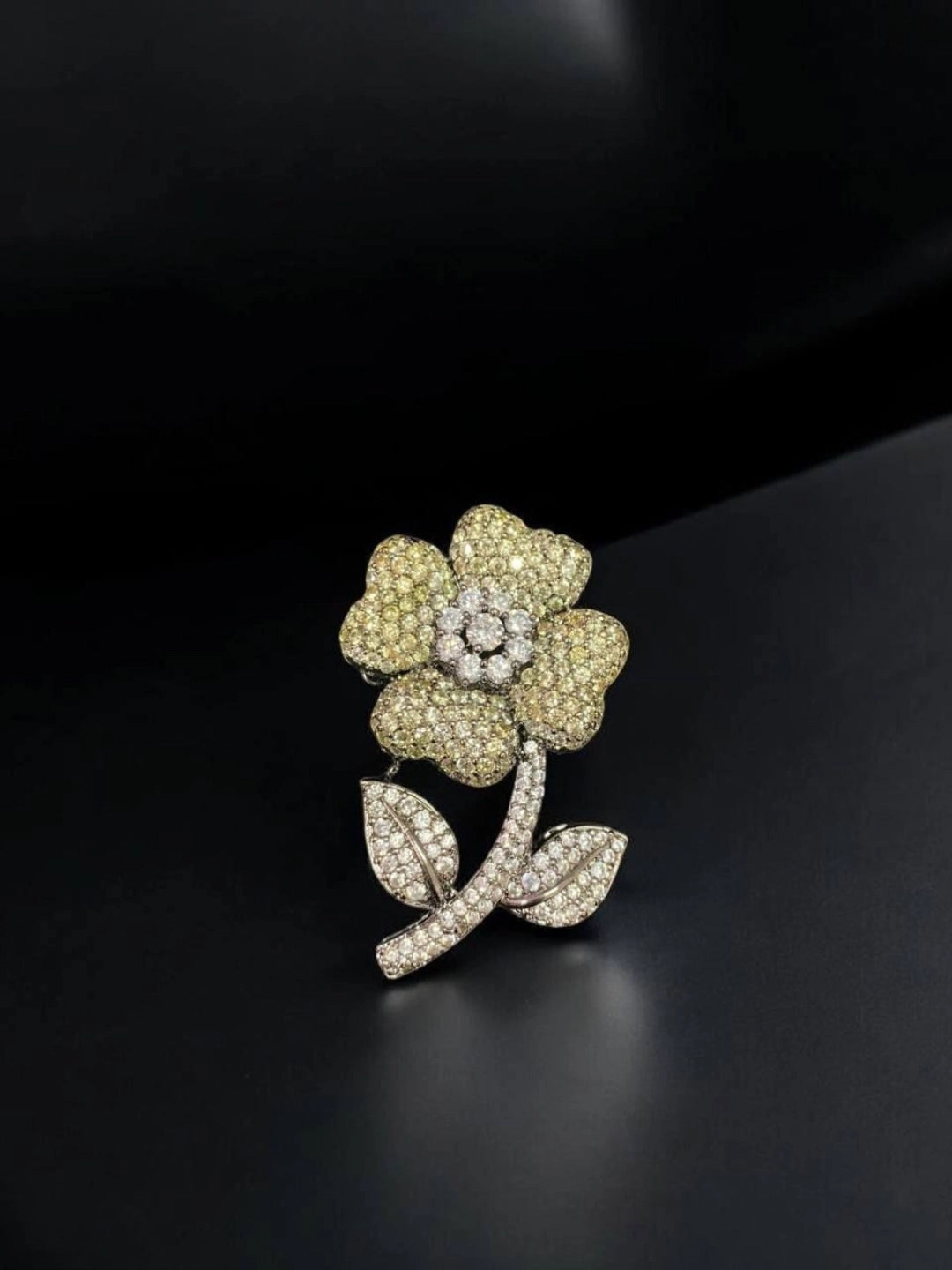 Ishhaara White Diamond Flower Brooch