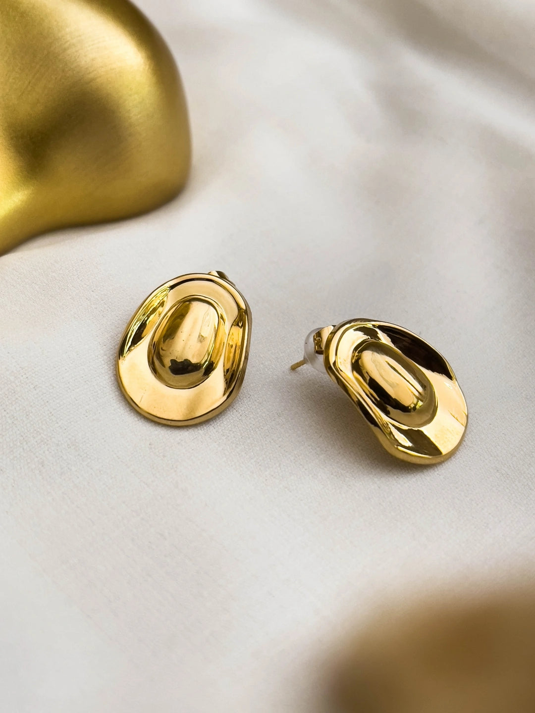 Ishhaara Gold Disc Earrings