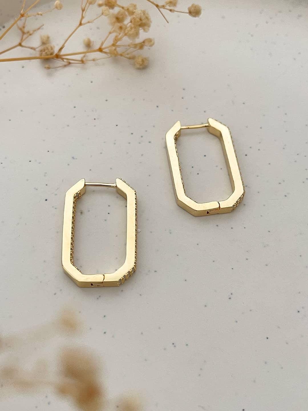 Ishhaara Gold Fashionable Luxurious Rhinestone Square Shaped Design Hoop