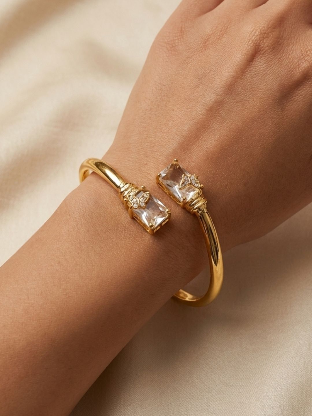 Ishhaara Gold Finish Flexible Bracelet