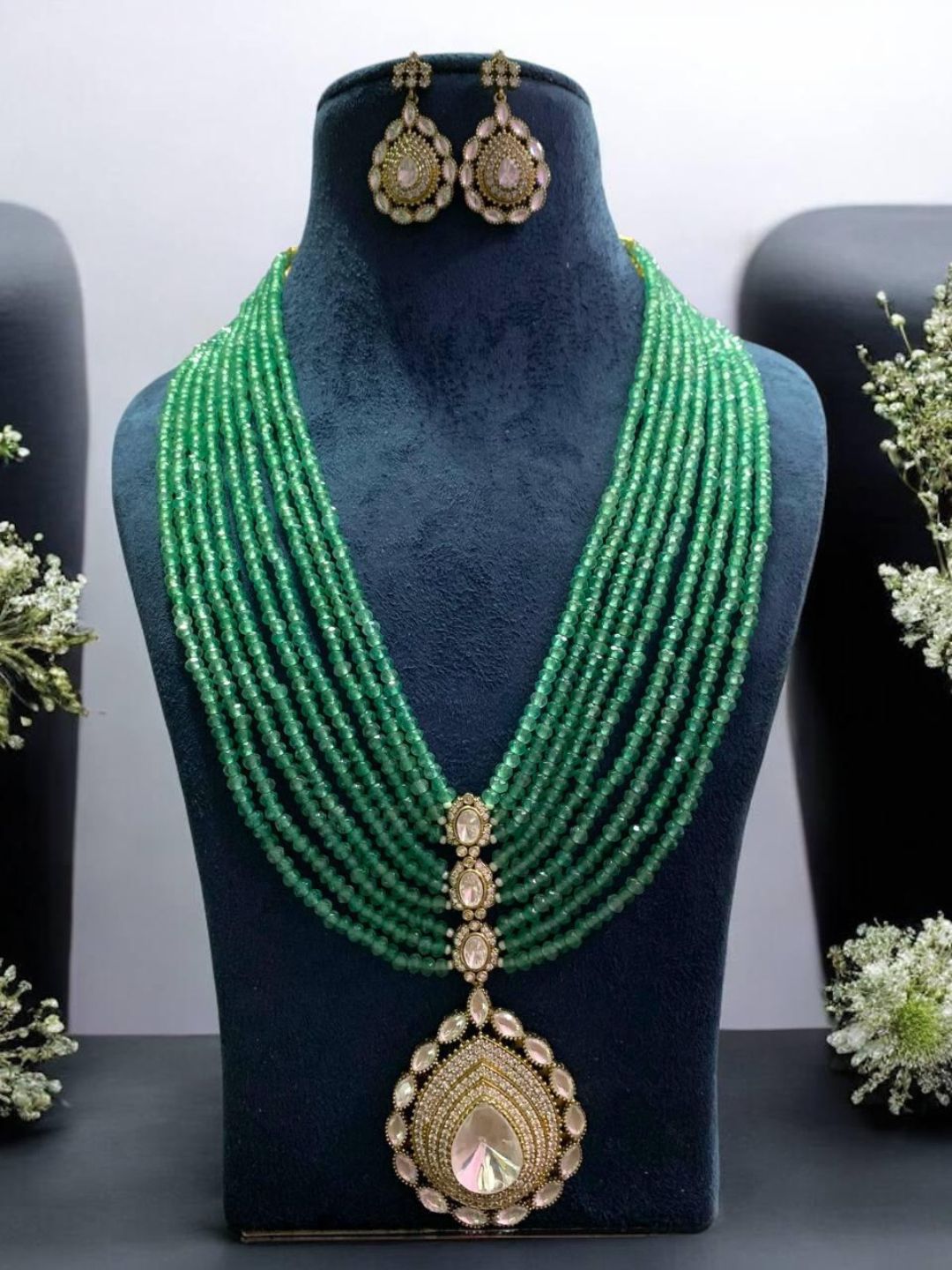 Ishhaara Gold Finish Kundan Polki And Beaded Pendant Necklace