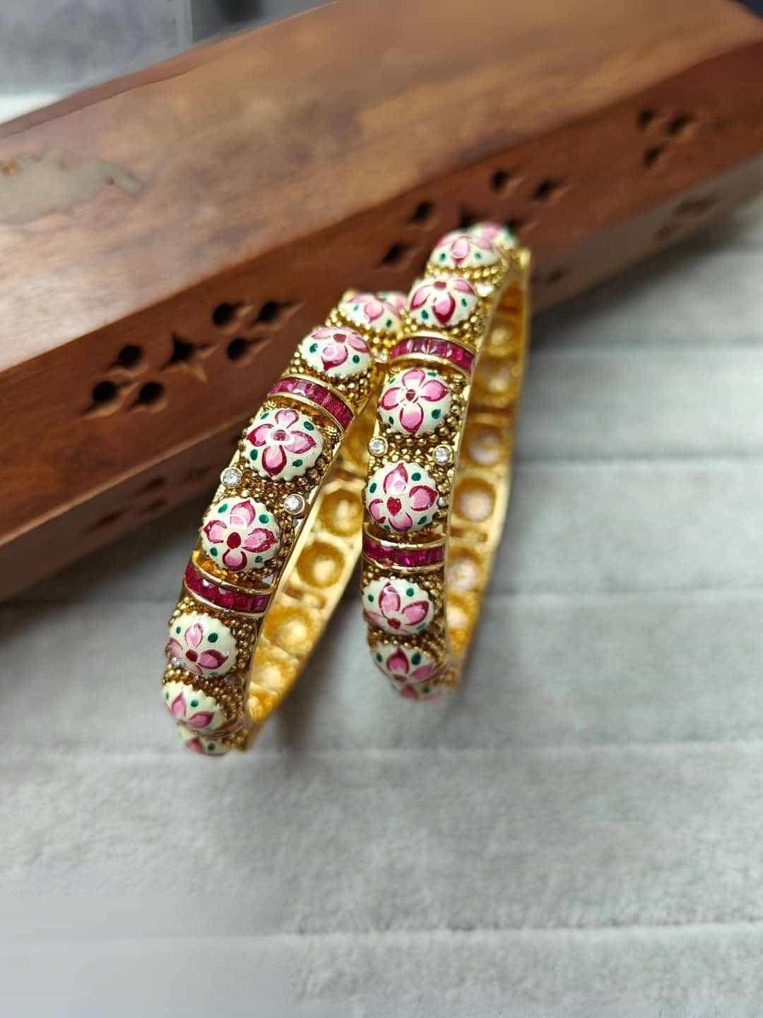 Ishhaara Gold Finish Kundan Polki Bangles