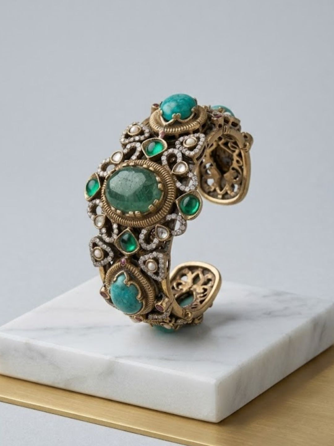Ishhaara Gold Finish Motifs Stone Bracelet
