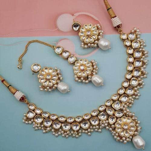 Ishhaara Flower Motif Kundan Necklace Set With Onyx Beads