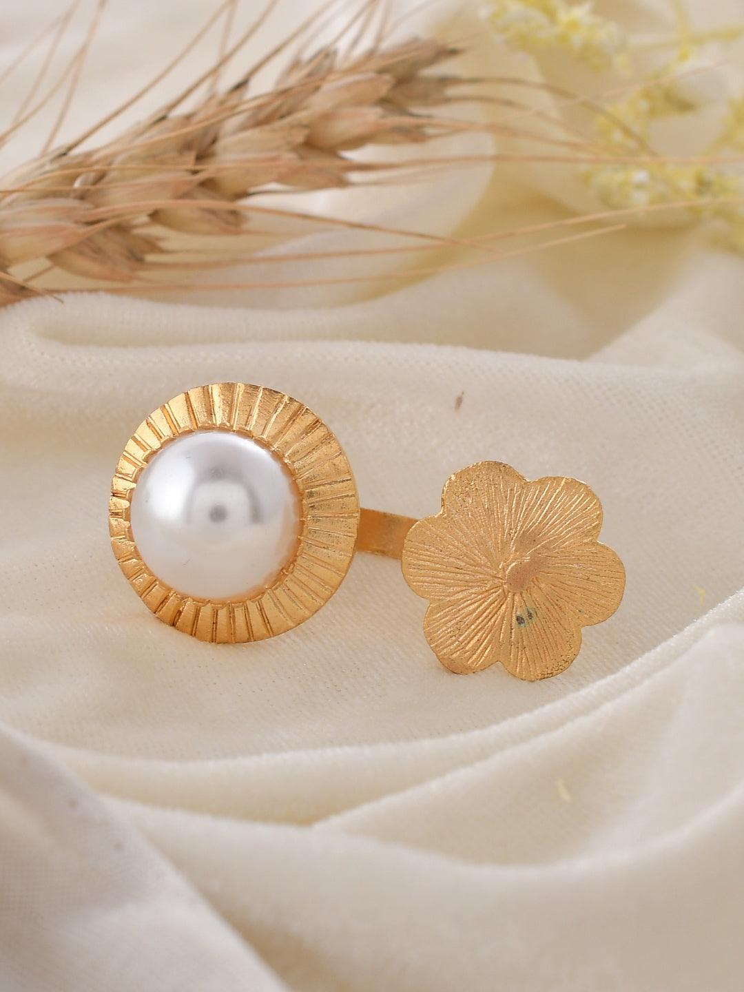 Ishhaara Gold Flower Pearl Adjustable Ring