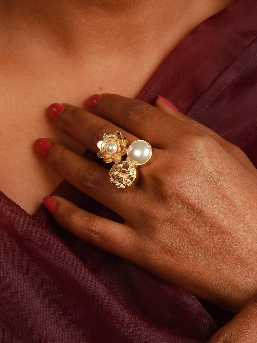 Ishhaara Gold Flower Petals Pearl Ring