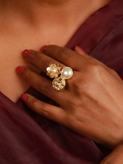Ishhaara Gold Flower Petals Pearl Ring