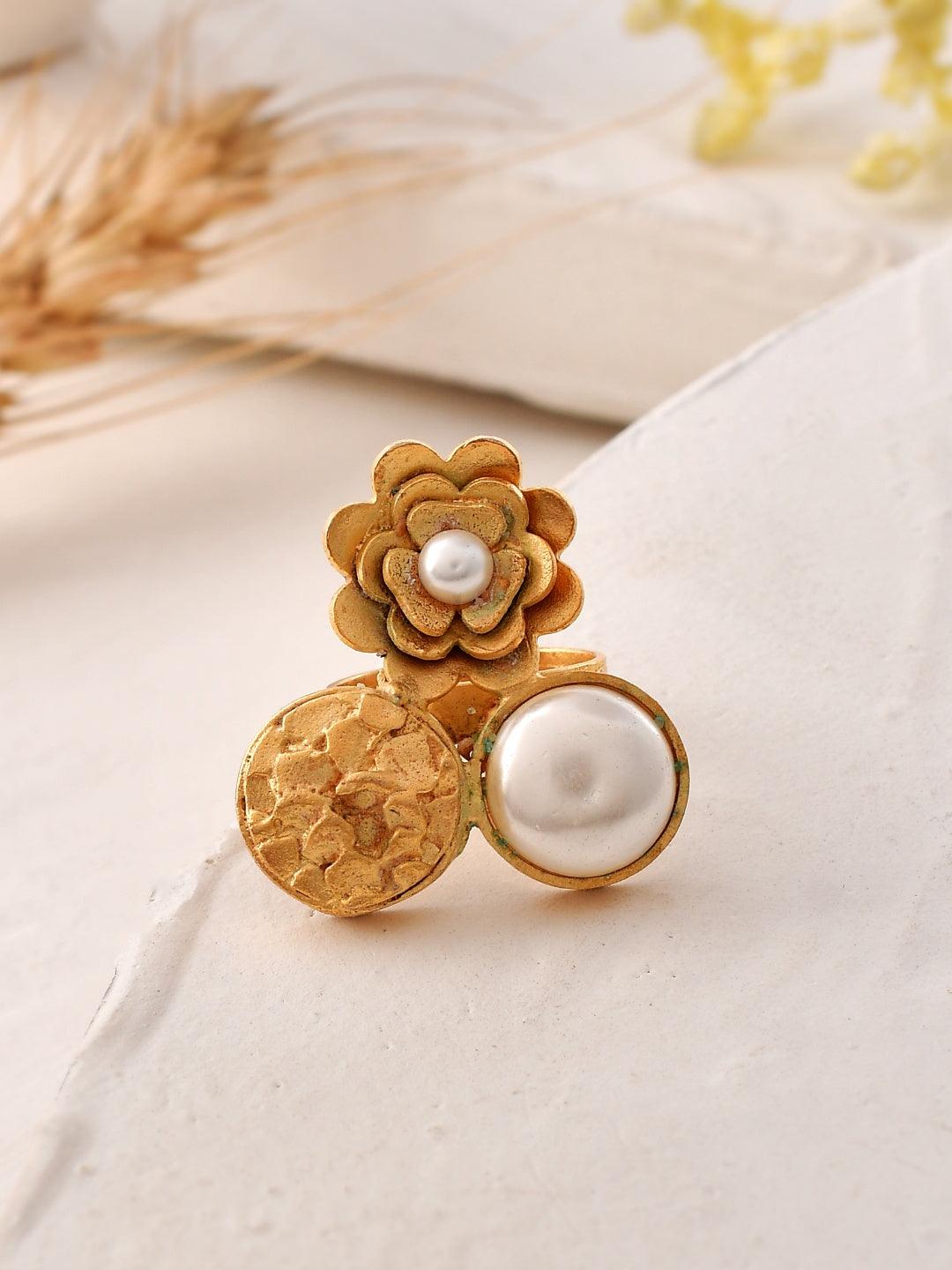 Ishhaara Gold Flower Petals Pearl Ring