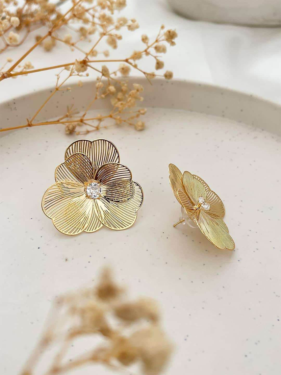 Ishhaara Gold Flower Post Earrings