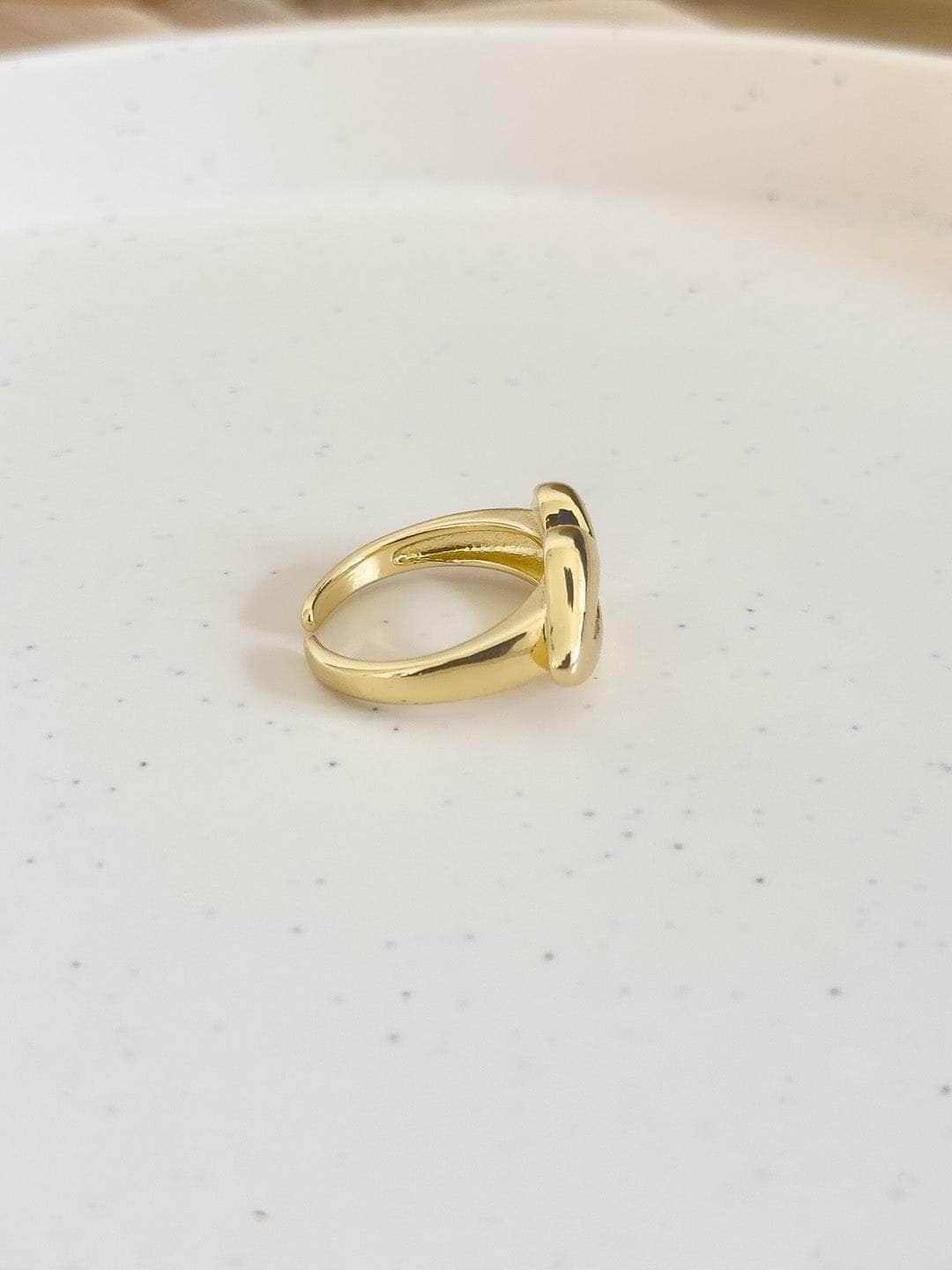 Ishhaara Gold Lip Kiss Ring