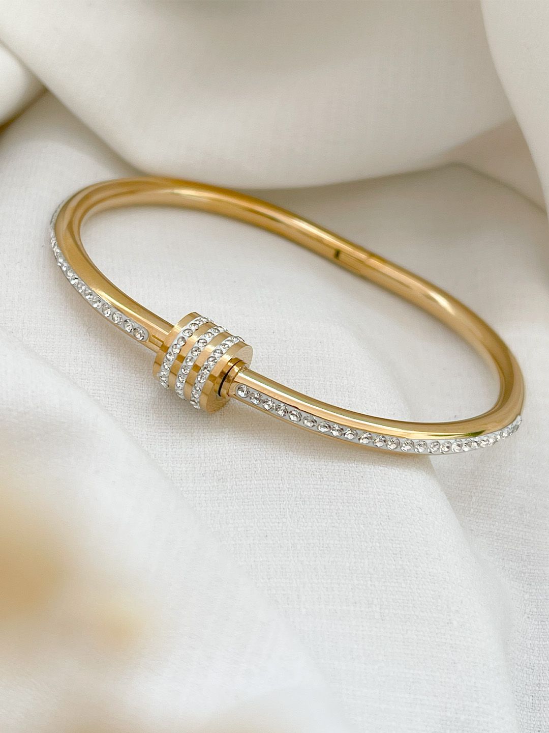 Ishhaara Gold Luxury Zircon Inlaid Screw Bracelet