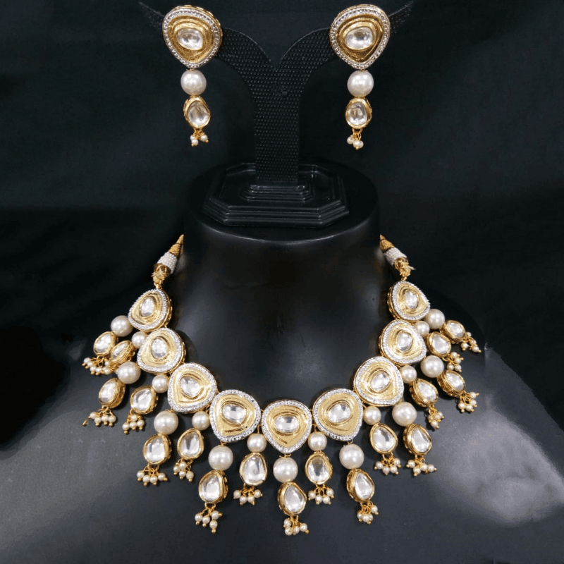 Ishhaara Mean Ad Kundan Set