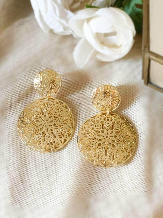 Ishhaara Minimalistic Stencil Earring Gold