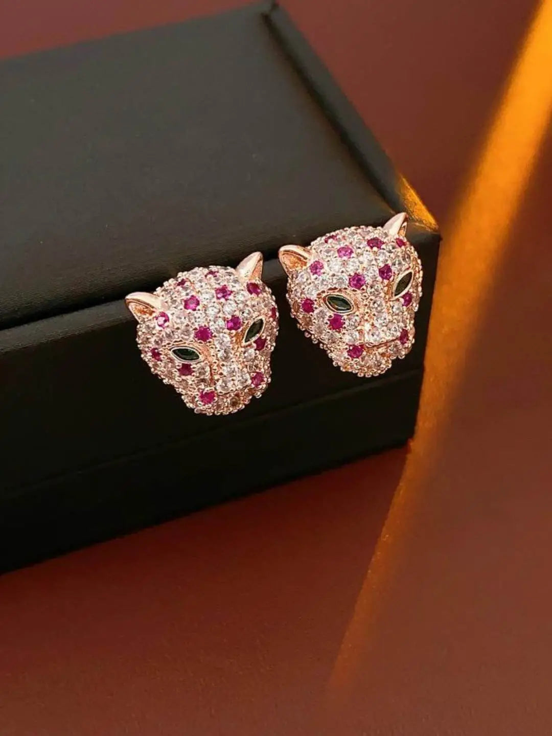 Ishhaara Gold Panther Stud Earring