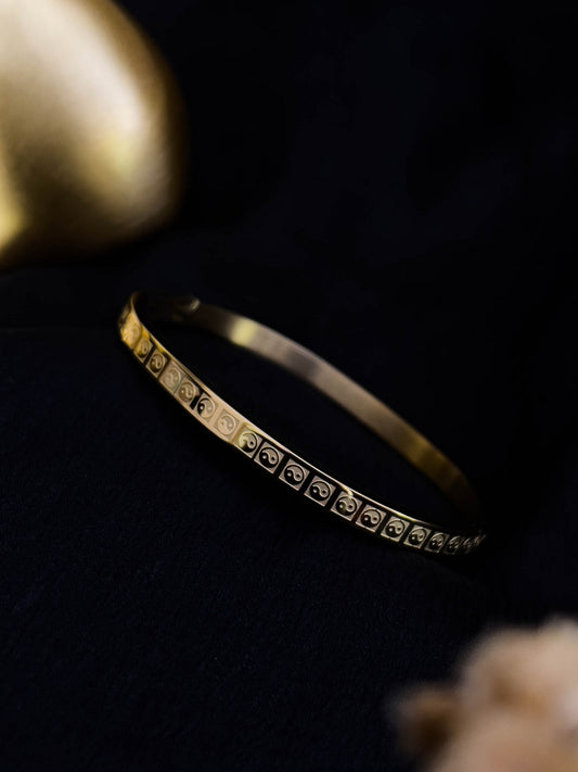 Ishhaara Gold Plated Heart Shape Bracelet