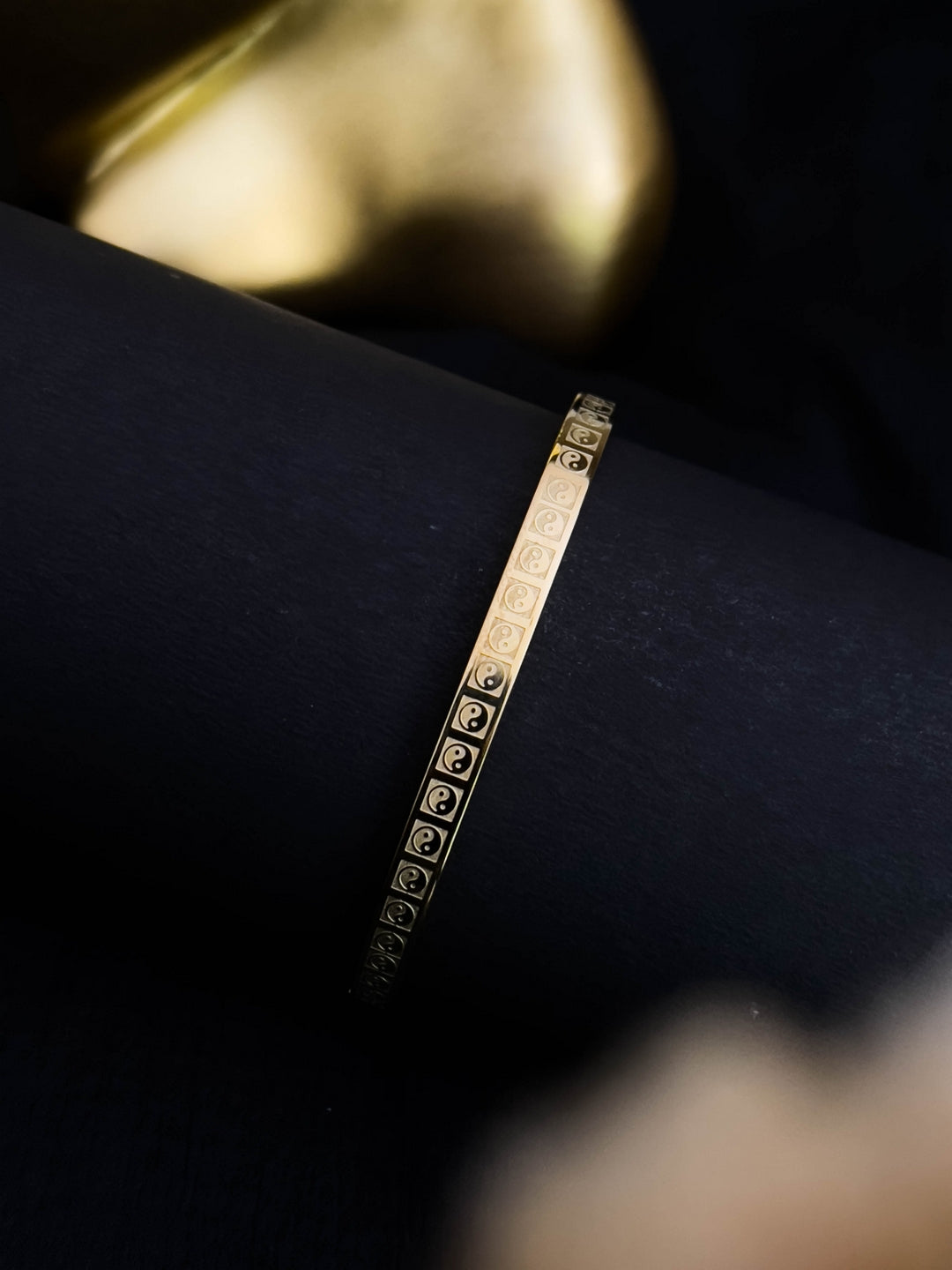 Ishhaara Gold Plated Heart Shape Bracelet