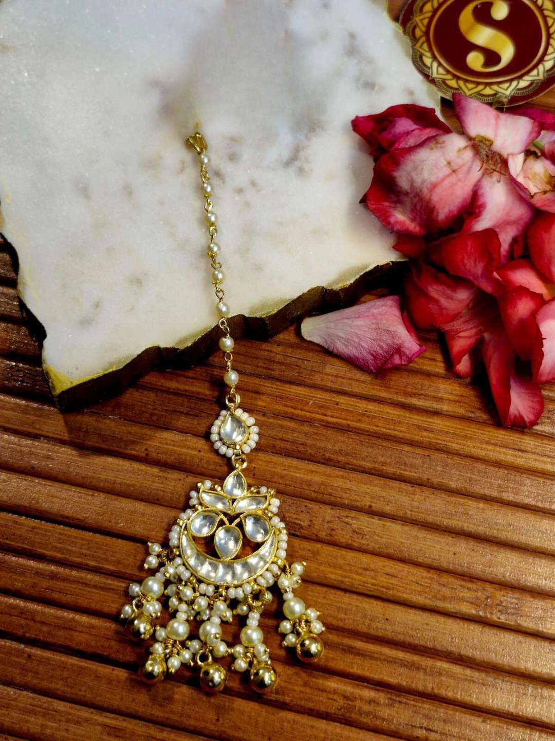 Ishhaara Gold Plated Jadau Kundan And Pearl Maangtikka