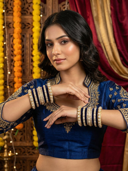 Ishhaara Gold Plated Kundan Bangle Set - A set of gold plated kundan bangles with intricate designs and velvet inner lining - view 4