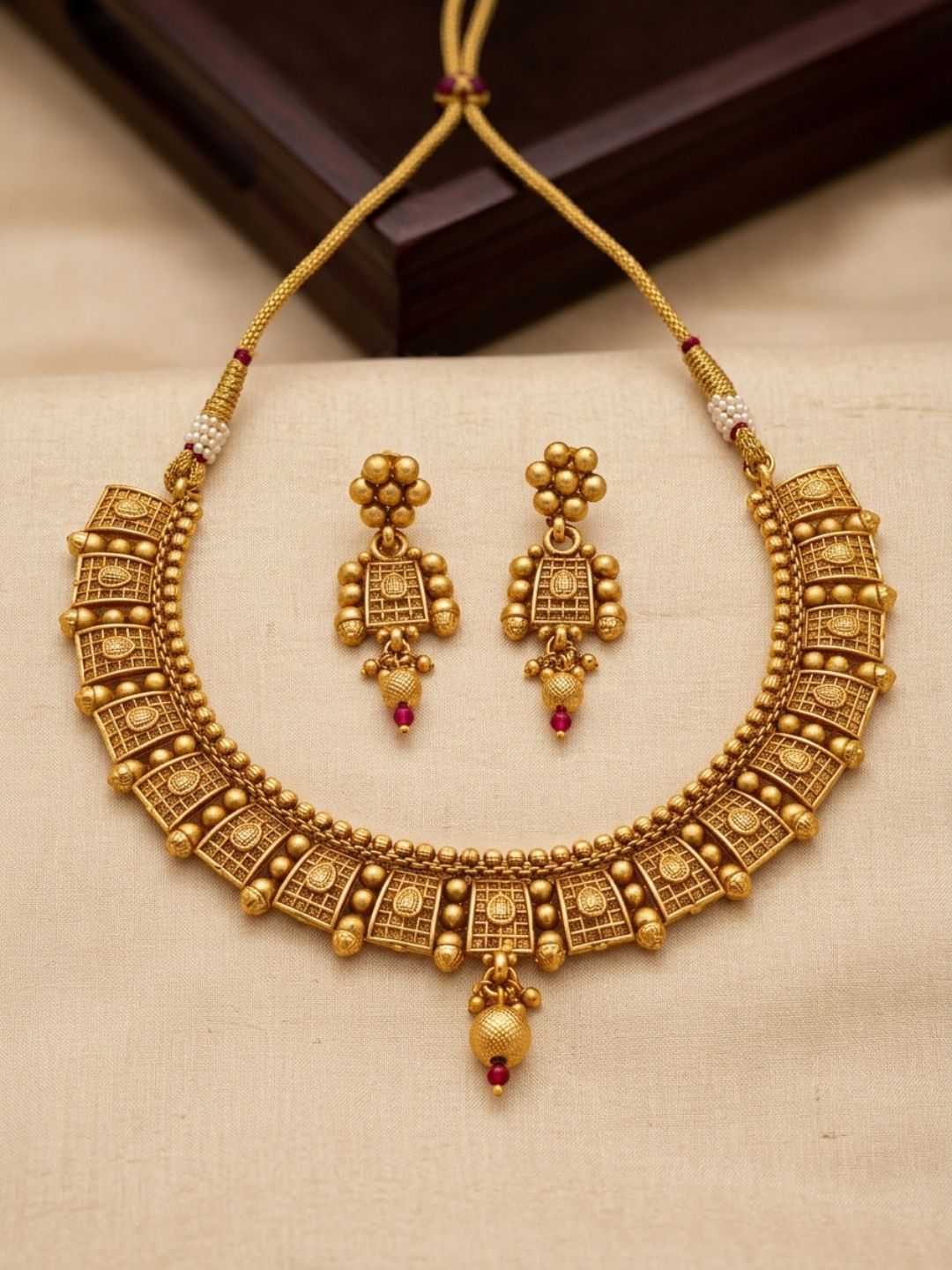 Ishhaara Gold Plated Pearl Necklace Set