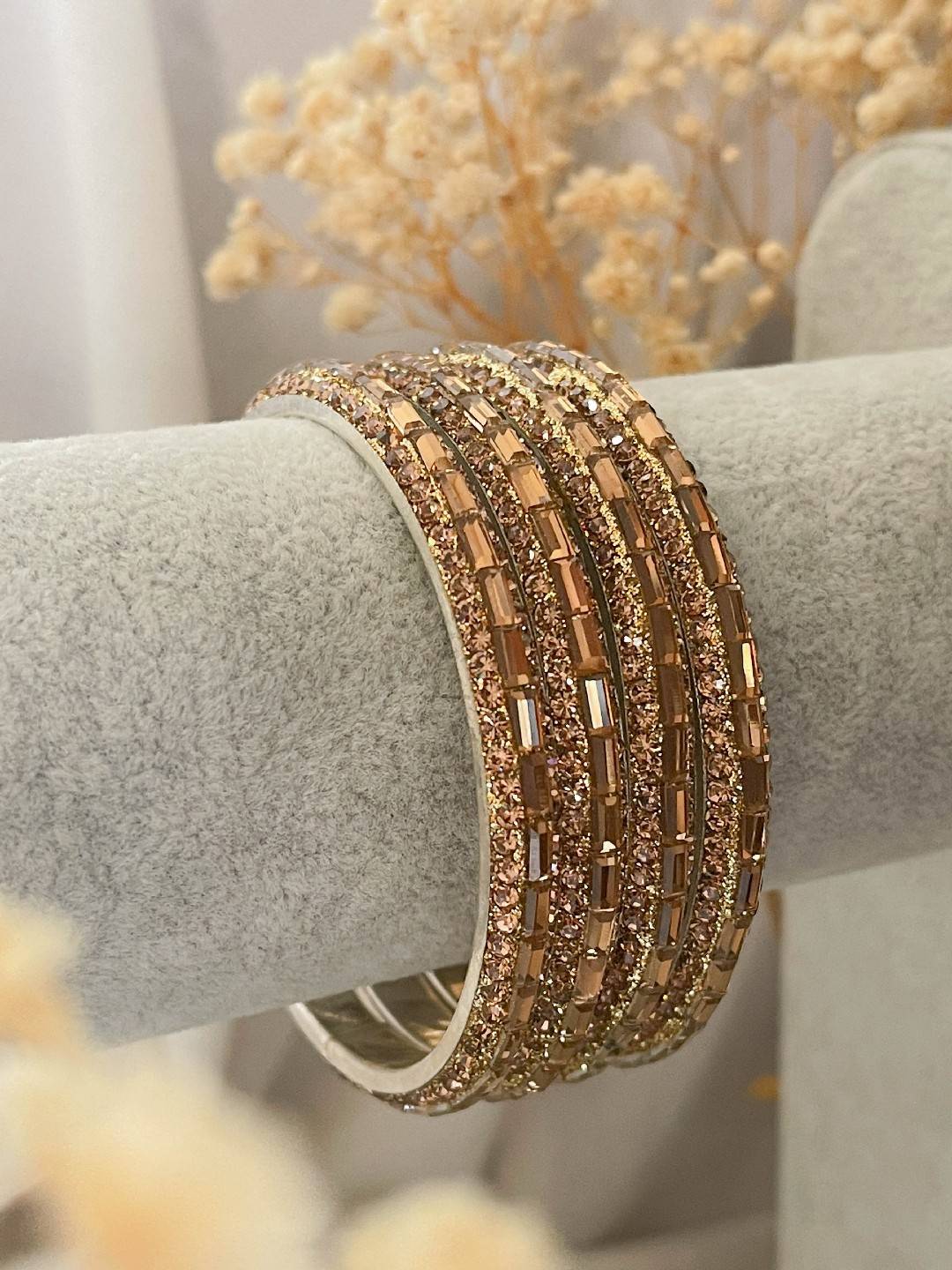 Ishhaara Gold Regal Grace Bangles