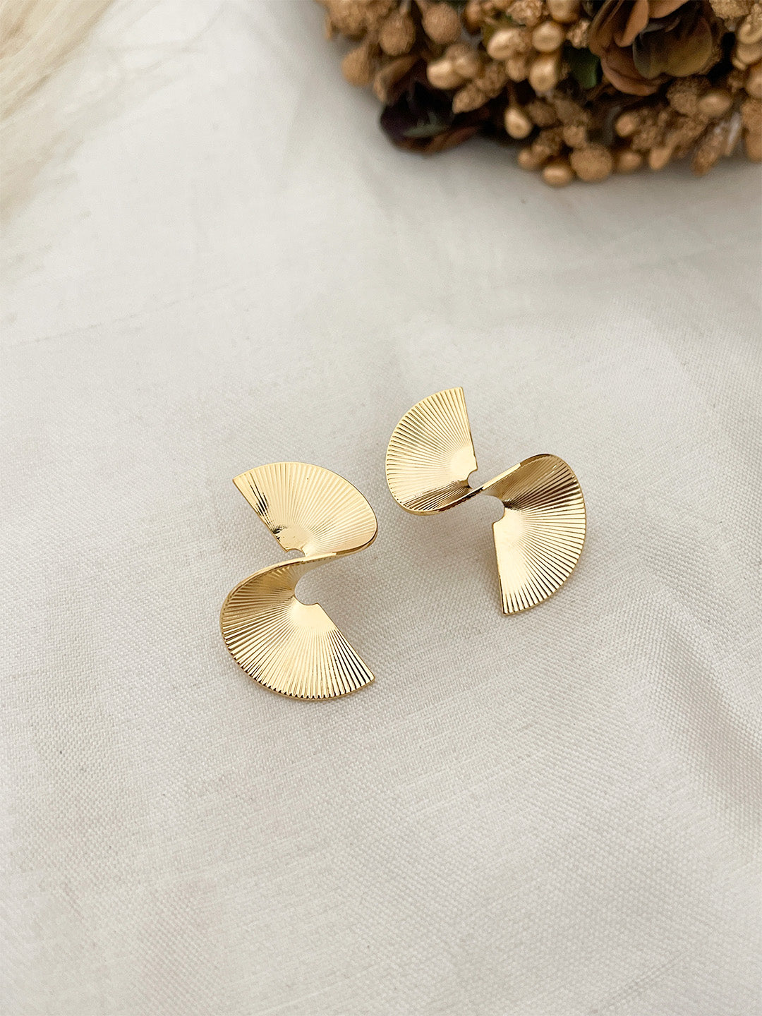 Ishhaara Gold Retro Geometric Earrings