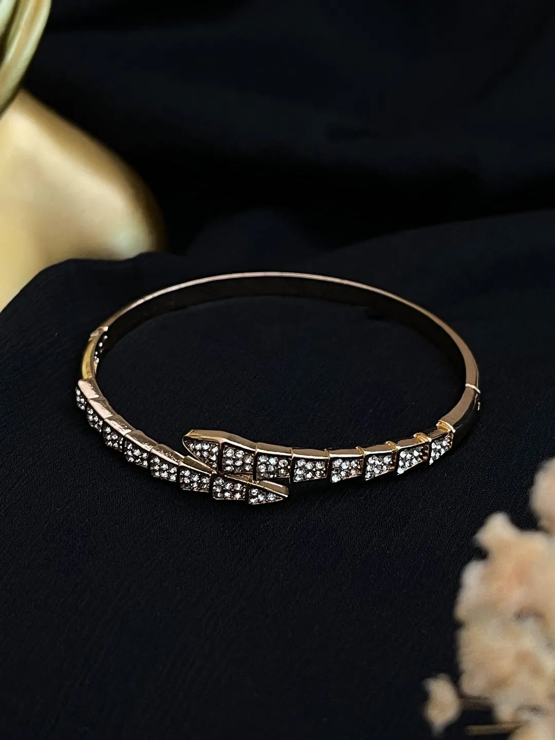 Ishhaara Gold Serpenti Bracelet