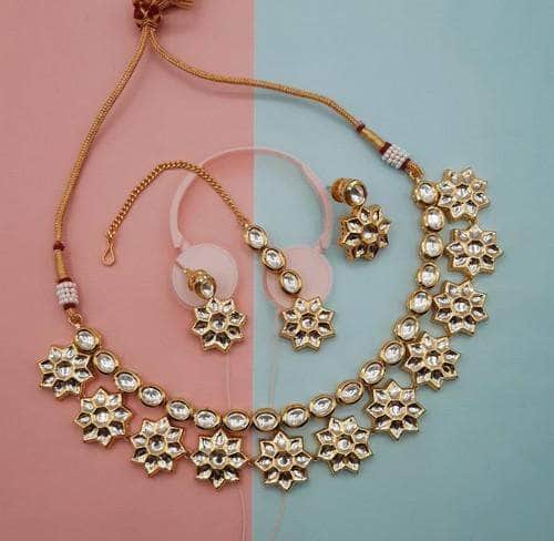 Ishhaara Gold Simple Multi Flower Motif Necklace Set