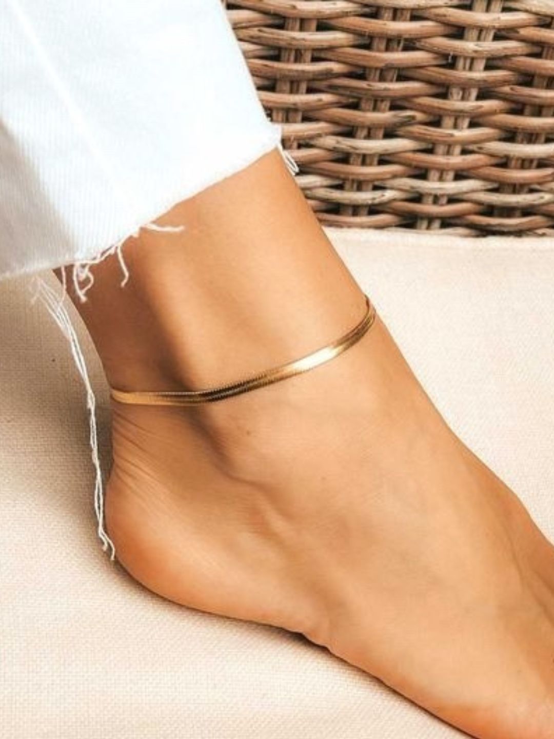 Ishhaara Gold Snake Chain Anklet