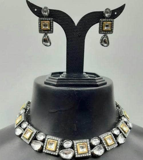 Ishhaara Square Ad Kundan Necklace