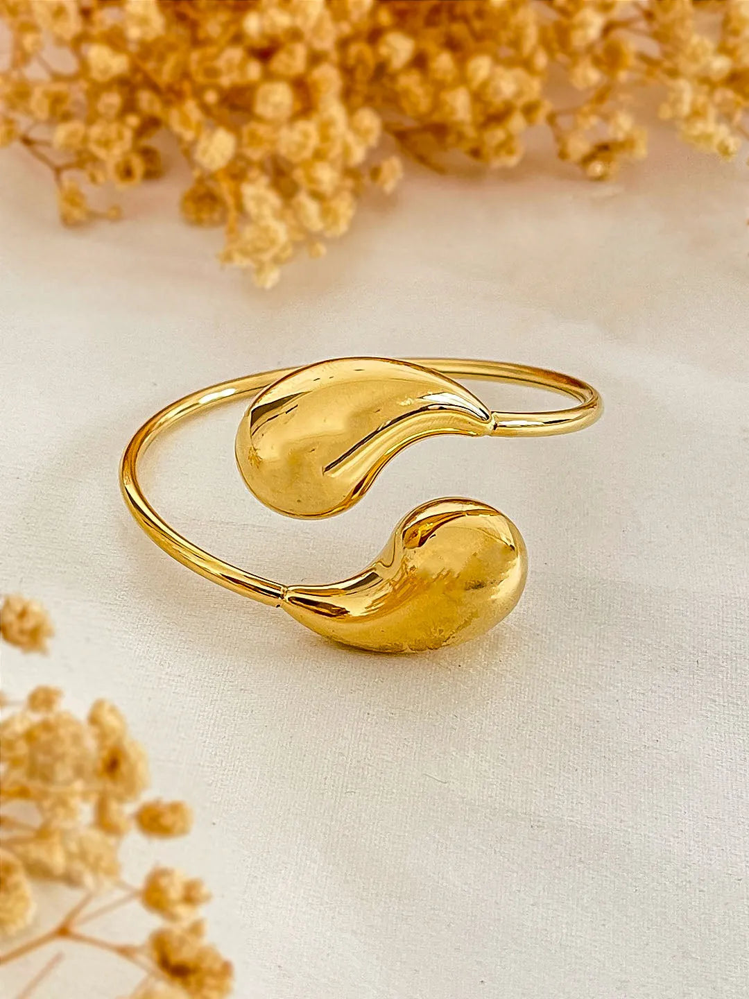 Ishhaara Gold Stainless Steel Teardrop Adjustable Handcuff