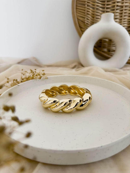Ishhaara Gold Tone Rope Style Clamp Bangle