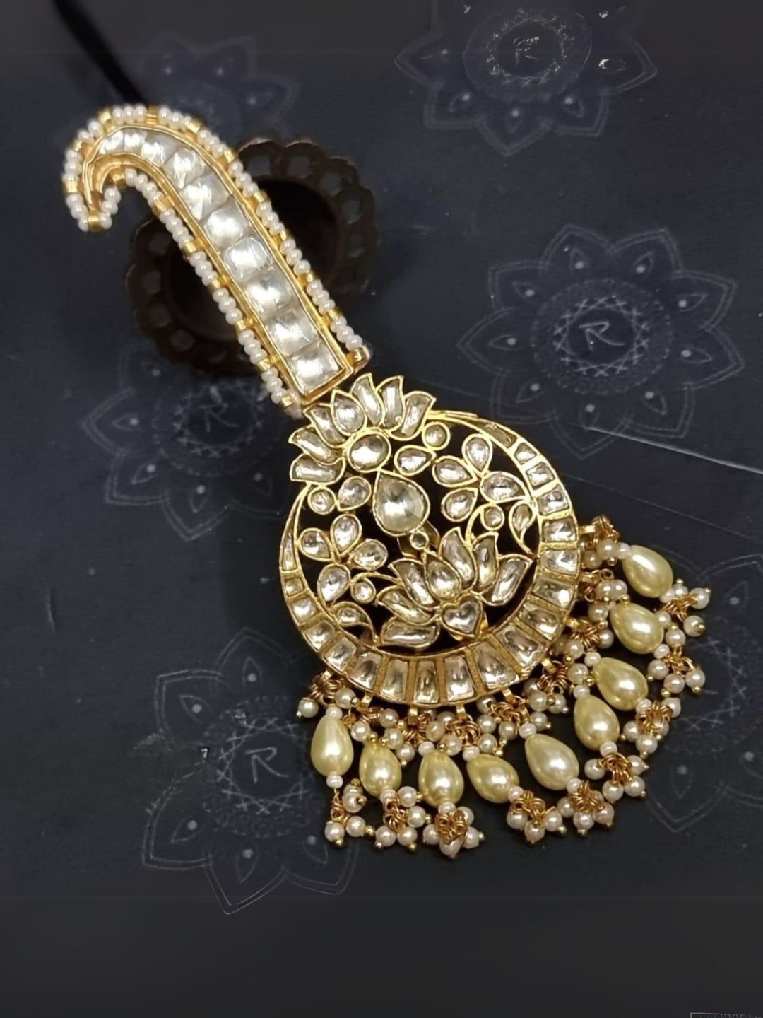 Ishhaara Gold Toned Traditional Kalangi