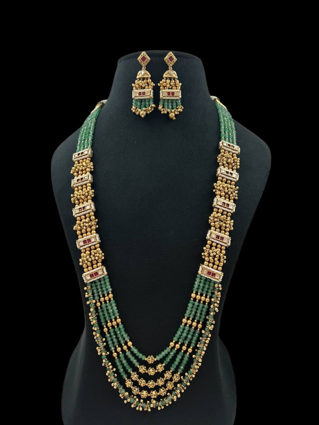 Ishhaara Golden Elegance Necklace