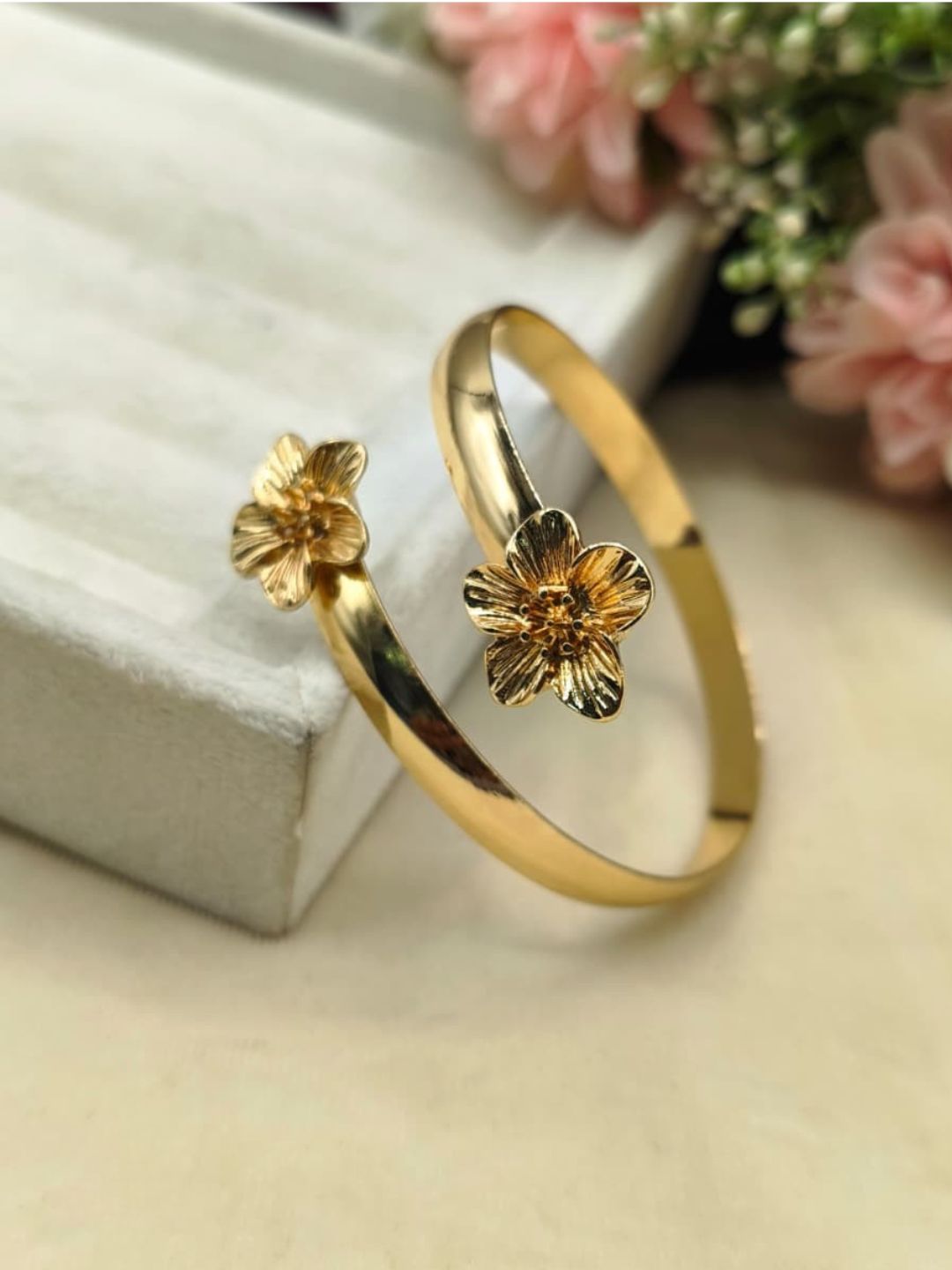 Ishhaara Golden Enamel Floral Handcuff