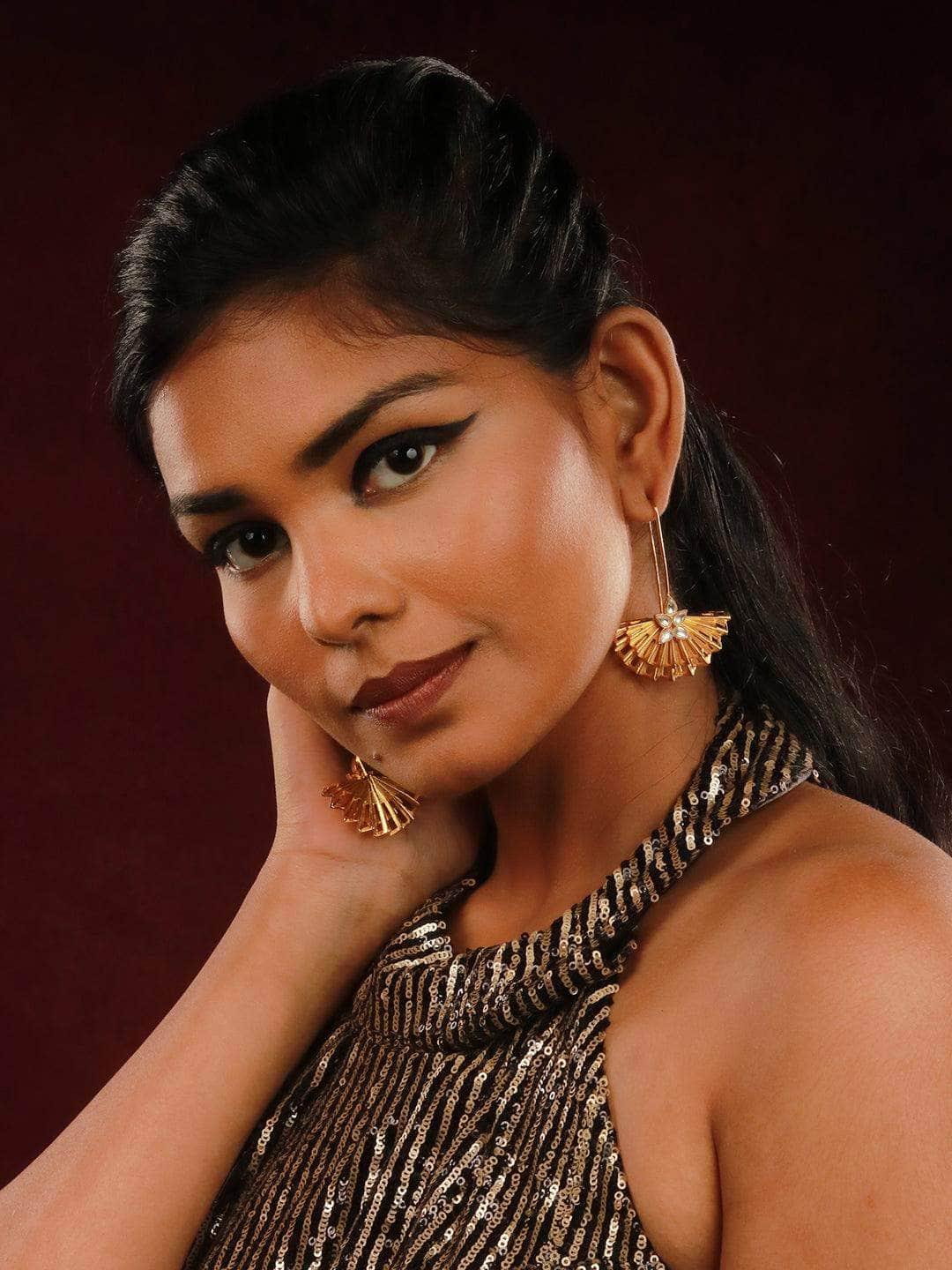 Ishhaara Golden Fan Stripped Hook Earring