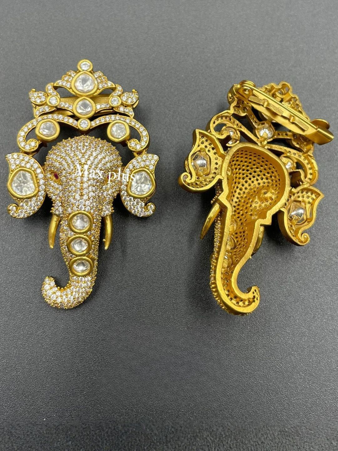 Ishhaara Golden Gajmukut Brooch