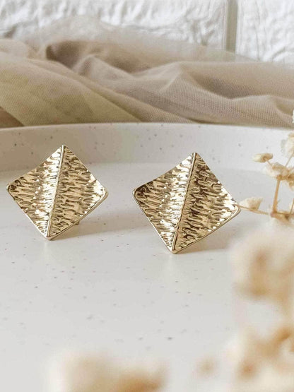 Ishhaara Golden Prism Earrings