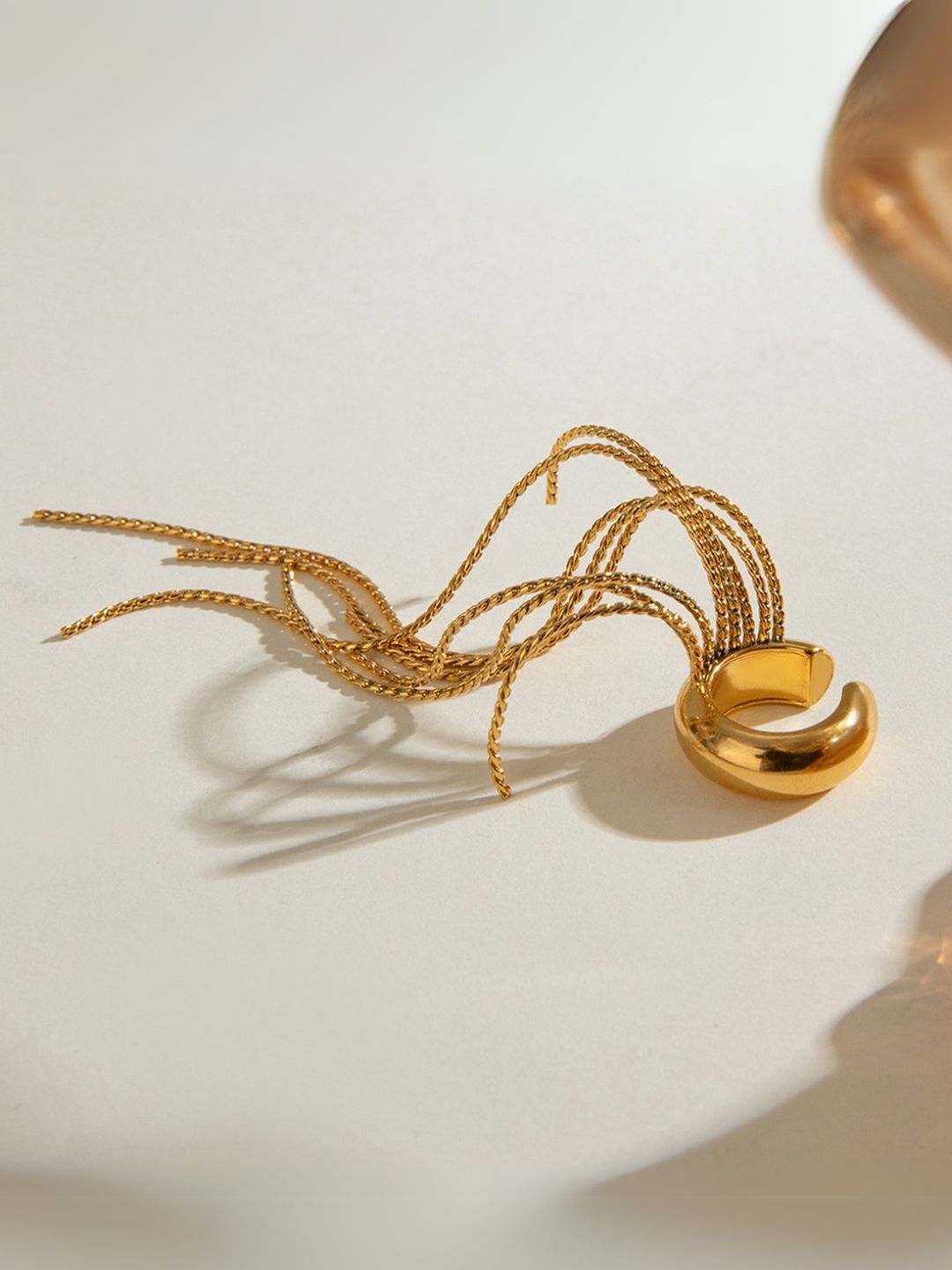 Ishhaara Golden Tasel Earcuff