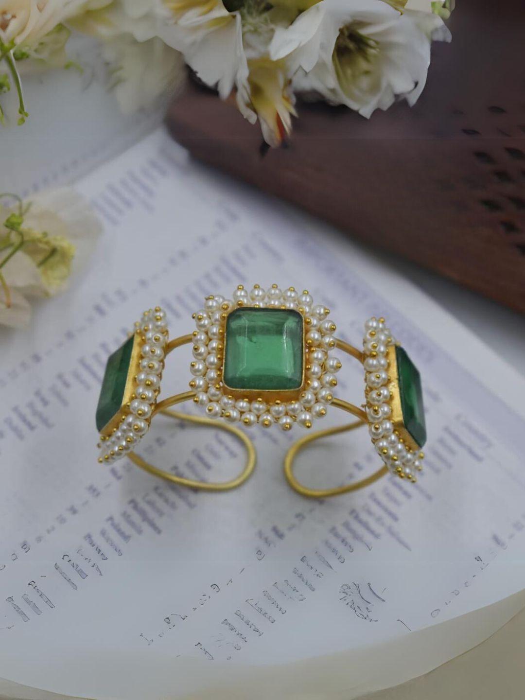 Ishhaara Green 3 Stone Square Raw Crystal Bangles With Pearls