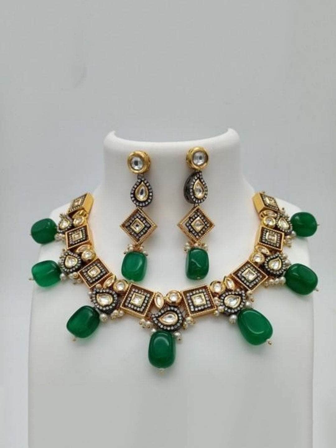 Ishhaara Green Ad Dual Tonned Drop Necklace Set