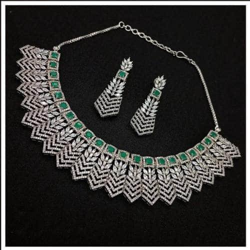 Ishhaara Ad Edgy Necklace And Earing Set
