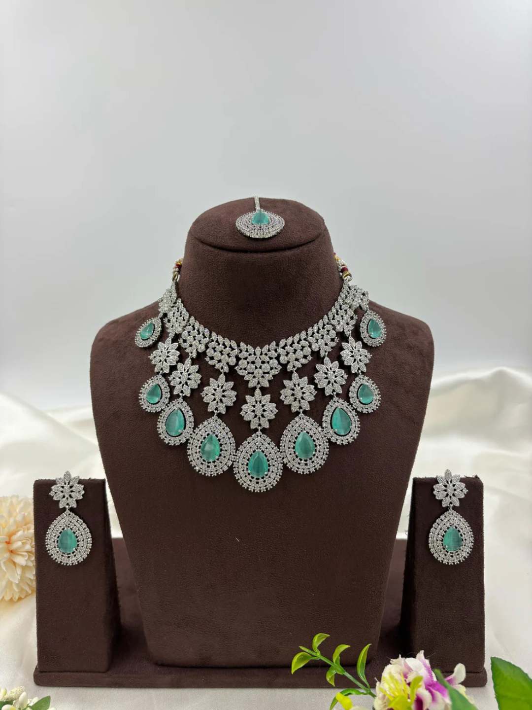Ishhaara Green American Floral Drop Necklace Set