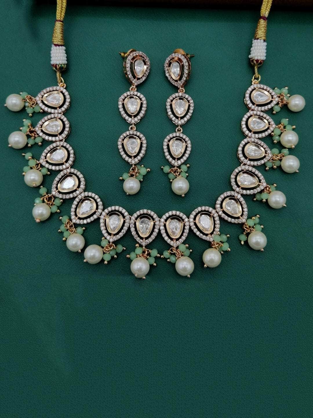 Ishhaara Green Aurora Necklace