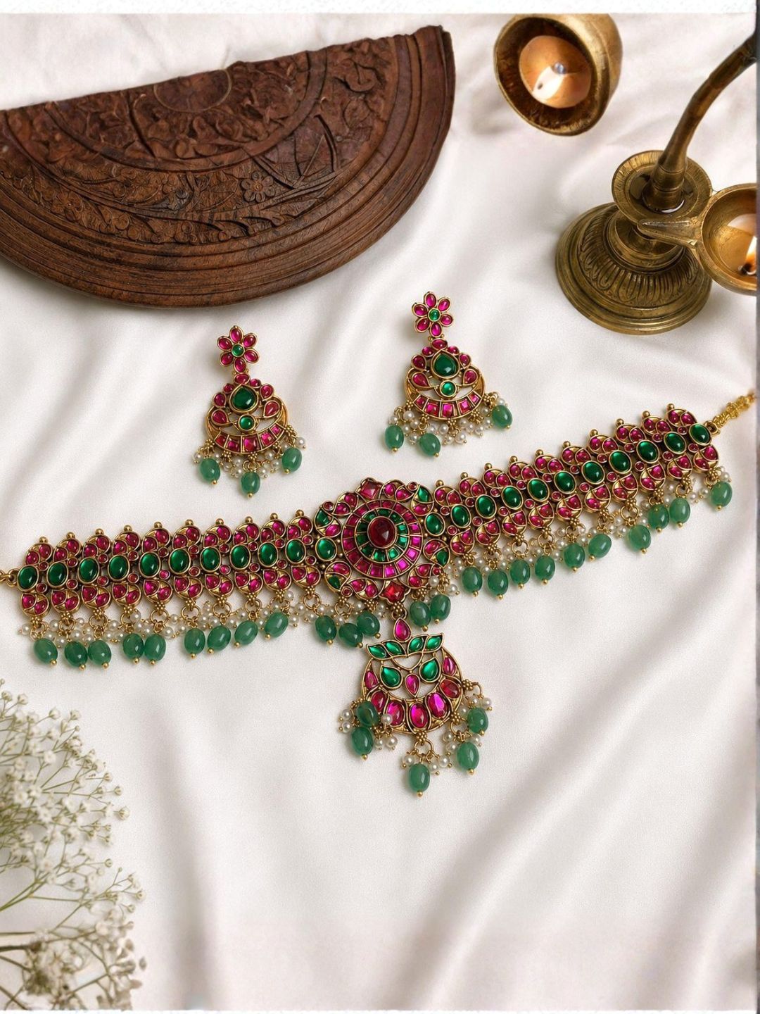 Ishhaara Green Bead Kemp Choker