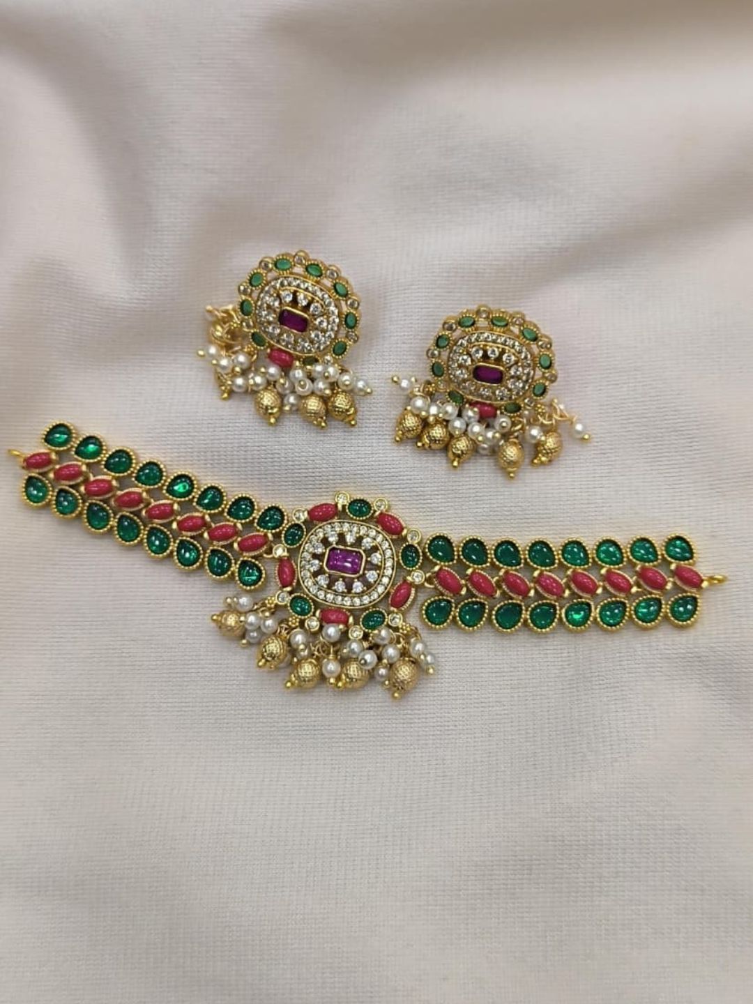 Ishhaara Green Bead Kemp Choker Necklace