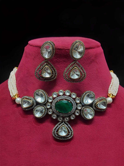 Ishhaara Carved Center Kundan Choker Set