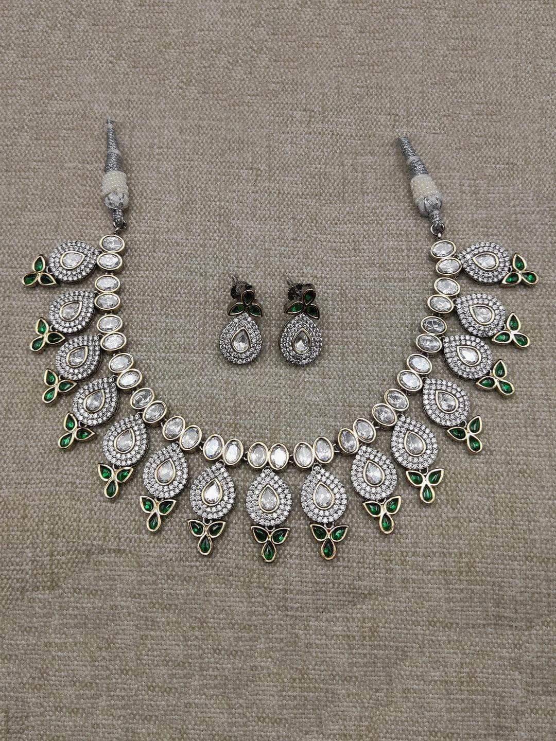 Ishhaara Green Classic Necklace